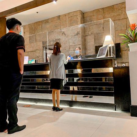 The B Hotel Alabang Muntinlupa City Εξωτερικό φωτογραφία