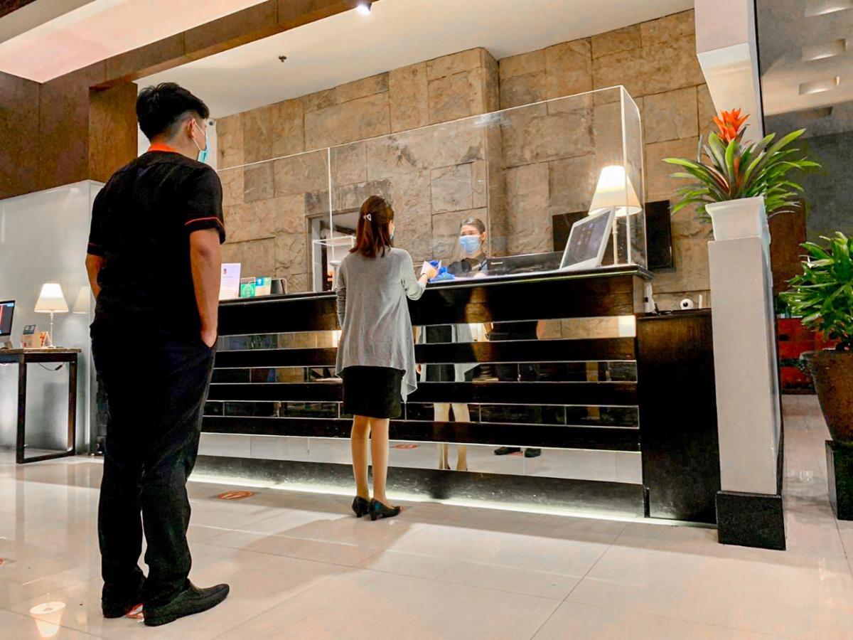 The B Hotel Alabang Muntinlupa City Εξωτερικό φωτογραφία