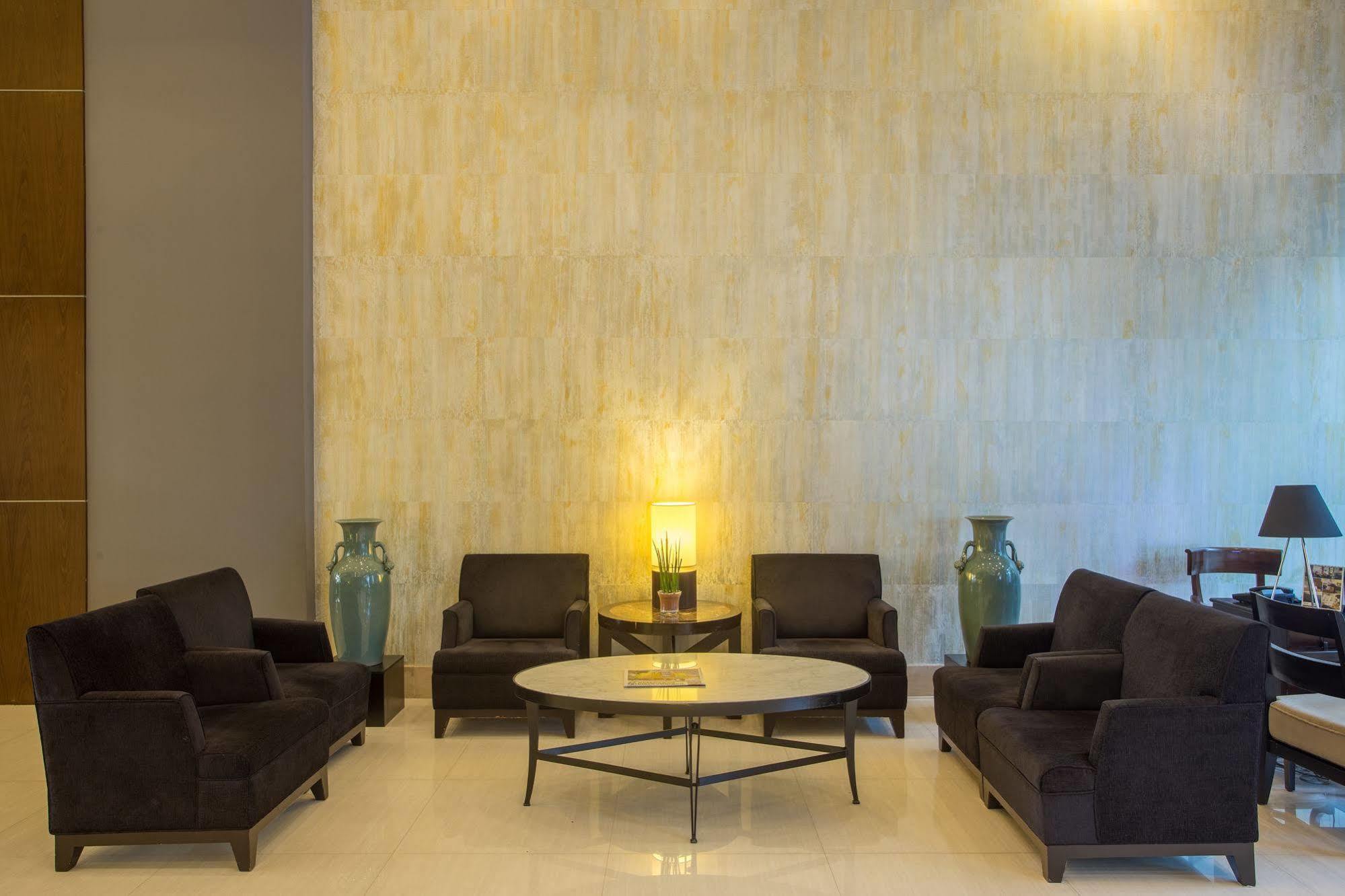 The B Hotel Alabang Muntinlupa City Εξωτερικό φωτογραφία