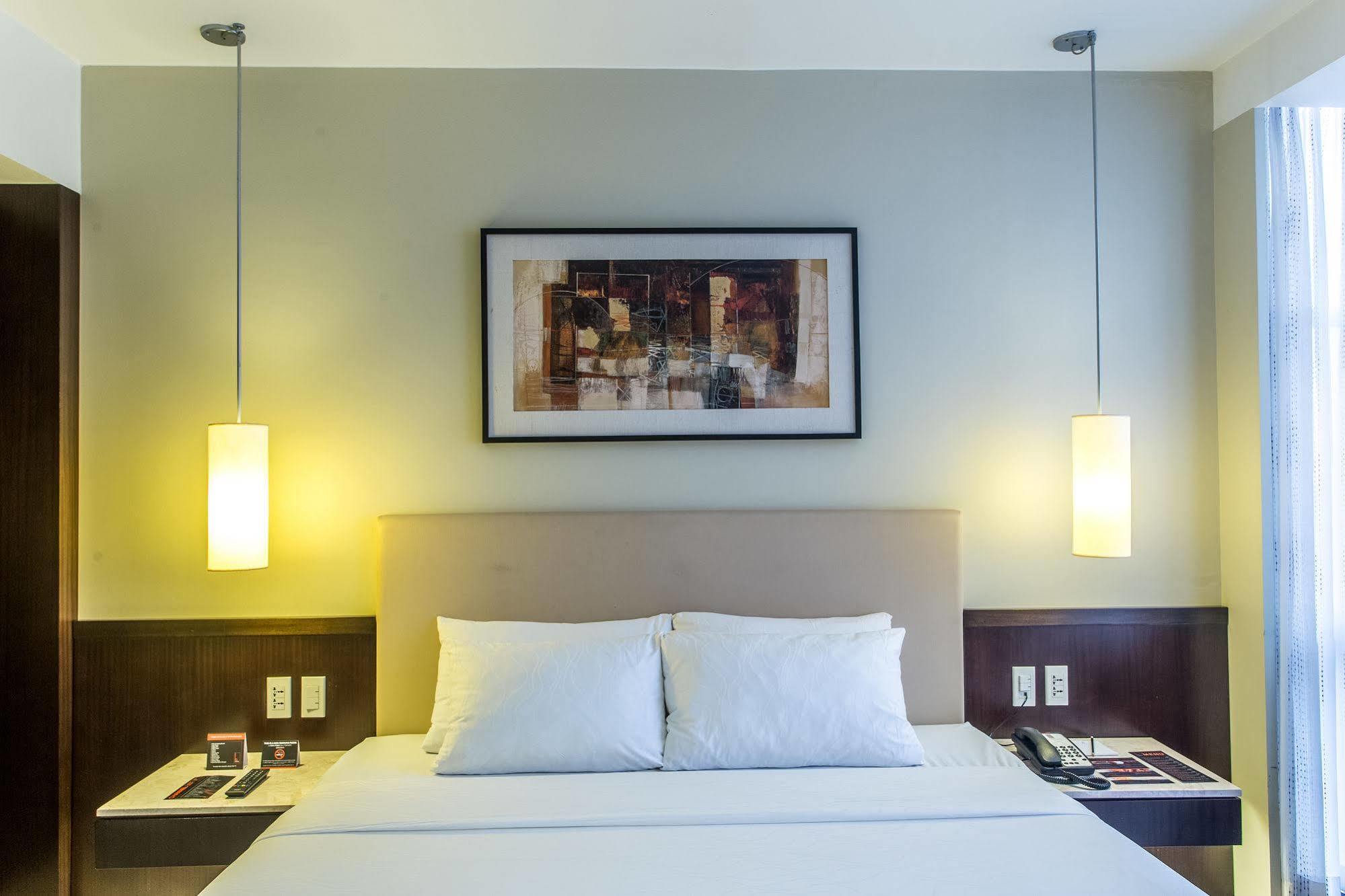The B Hotel Alabang Muntinlupa City Εξωτερικό φωτογραφία